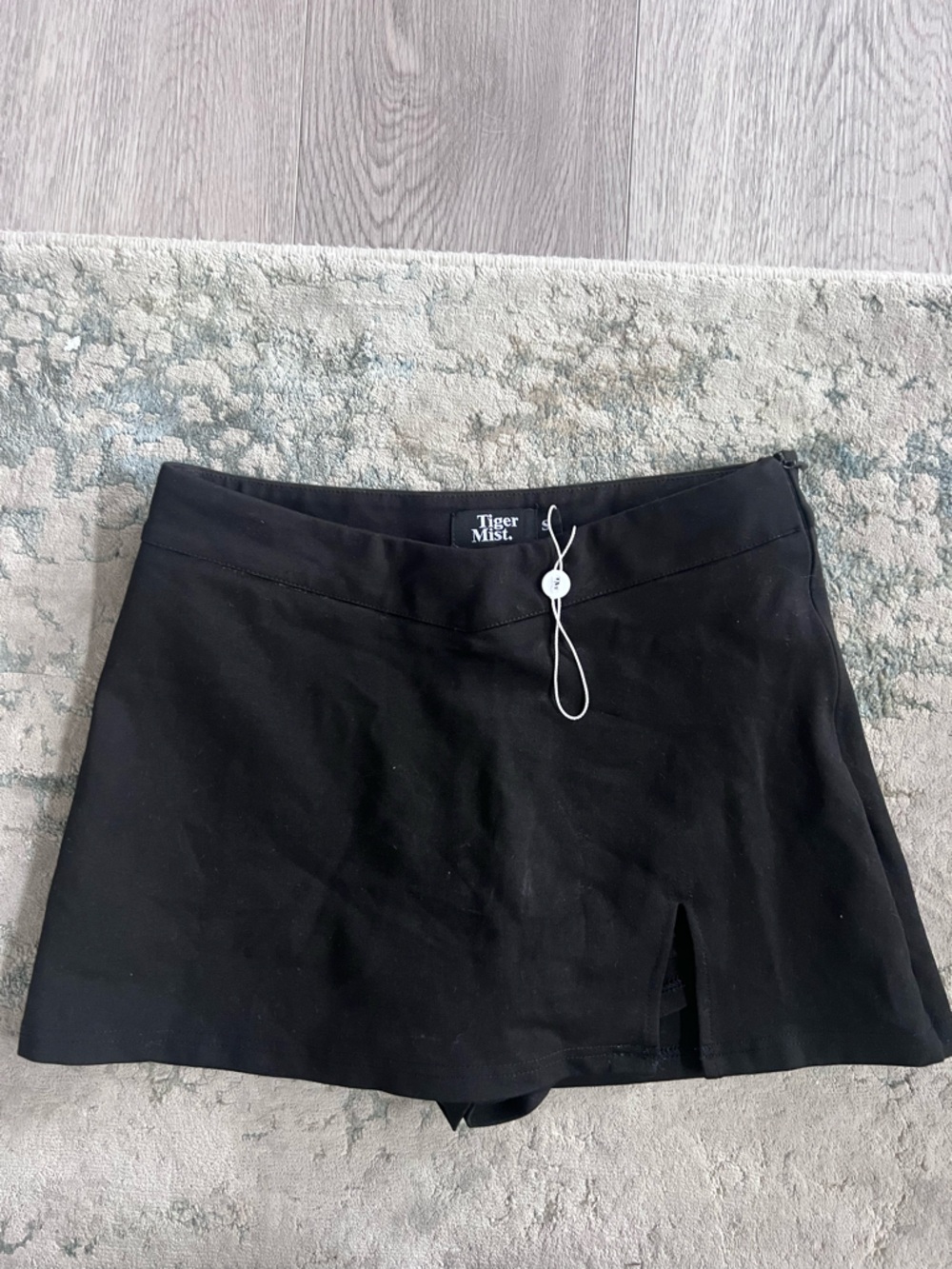 NWT | Tiger Mist Black Skort with Subtle Front Vents, Size S